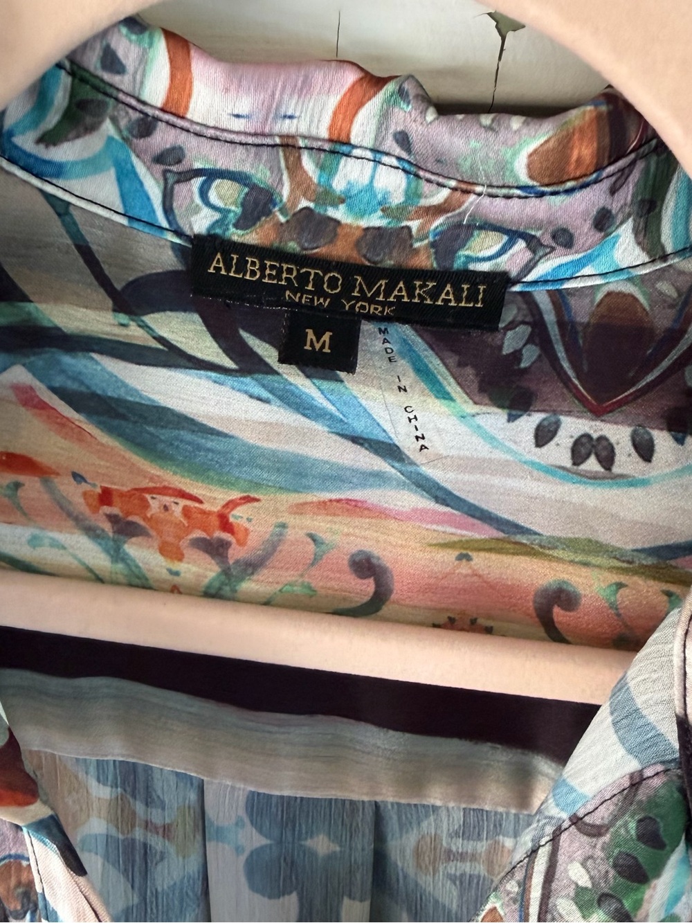 Alberto Makali Medallion Print V-Neck Blouse Size Medium Roll-Tab Sleeves - Picture 2 of 8